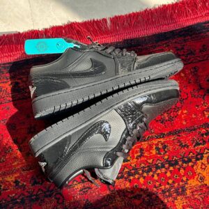 jordan1 low black croc